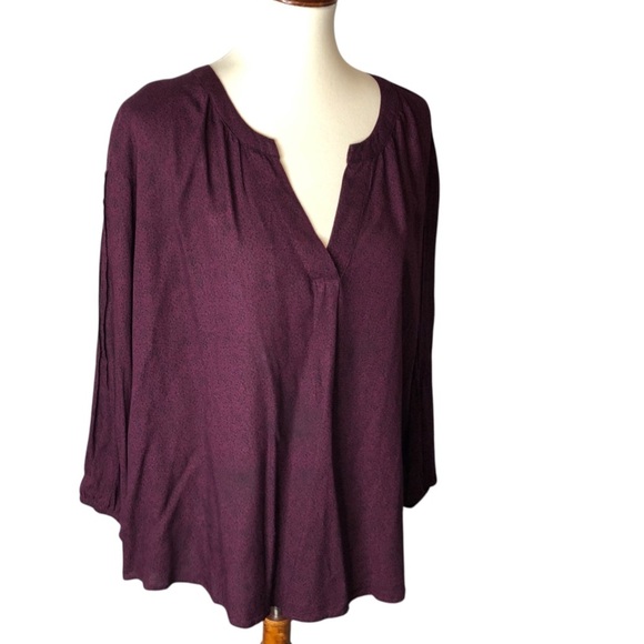 Evri Split Neck Blouse Top Sz 2X Purple Wine Leopard Print Classic Office Casual - Picture 3 of 8